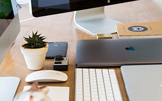 世界杯官方正版下载-BLG分享下路双人组玩你比我猜视频：影帝来了