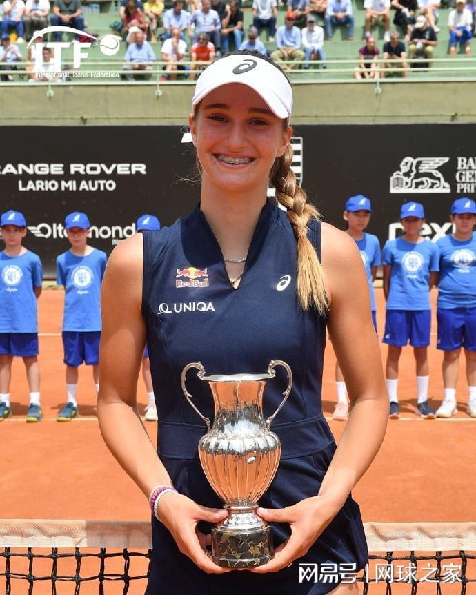 首次以种子身份出战大满贯，一人一飞冲天，一人首轮出局