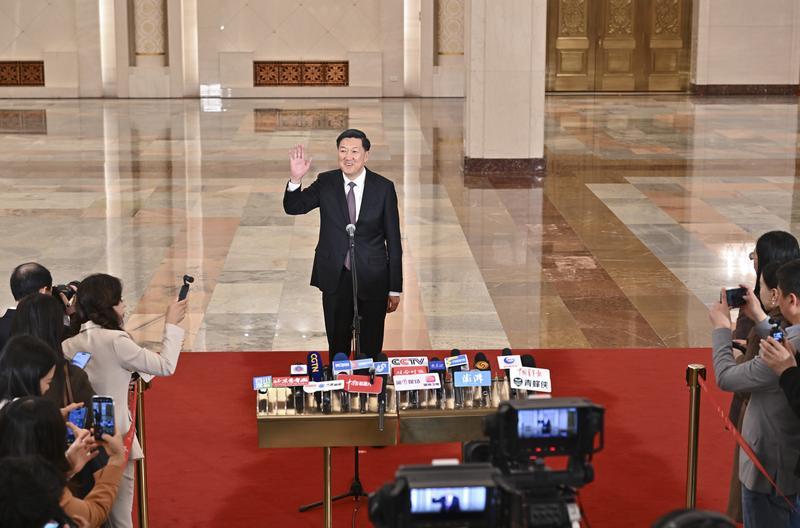 世界杯手机直播软件-“尔滨”冰雪季火到438名儿童走丢？代表委员为体育经济献策