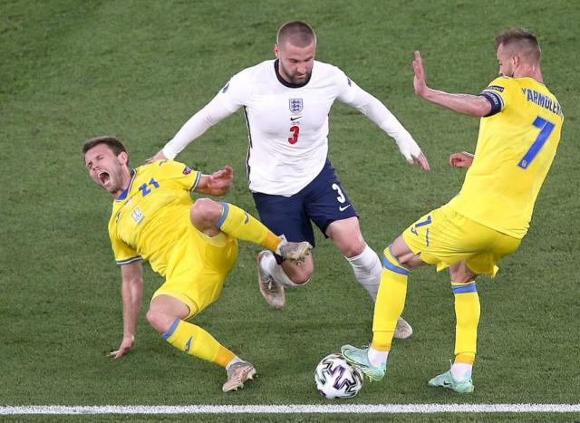 肖伯特·卡洛斯在此 英格兰左闸岂容穆帅指指点点？